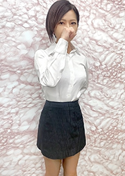 篠崎　ゆりあ